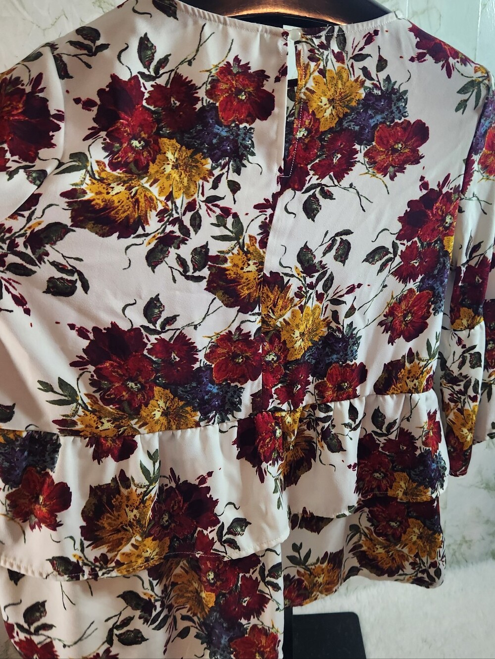 TIME and TRU Pretty Tiered Floral Top - Picture 9 of 10